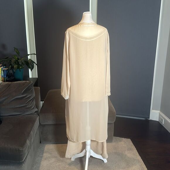 Women’s Chiffon 3 Piece PantSuit Long Jacket
Ribbon Detail Size 14 NWOT - Picture 5 of 14